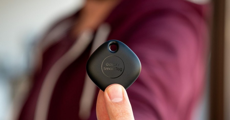 porte clé connecté galaxy smartTag à l'échelle